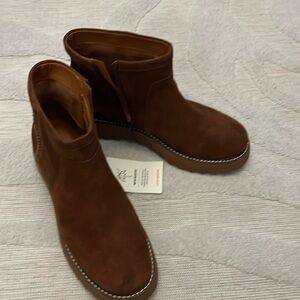 Lucky Brand Cognac suede booties